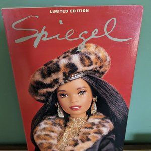 Shopping Chic Barbie Doll